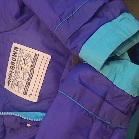 Girl’s Columbia Ski Jacket and gloves, YS (7/8) - Picture 6 of 7
